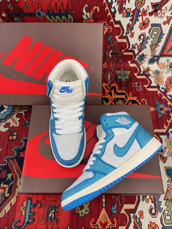 ナイキ靴正面デザイン